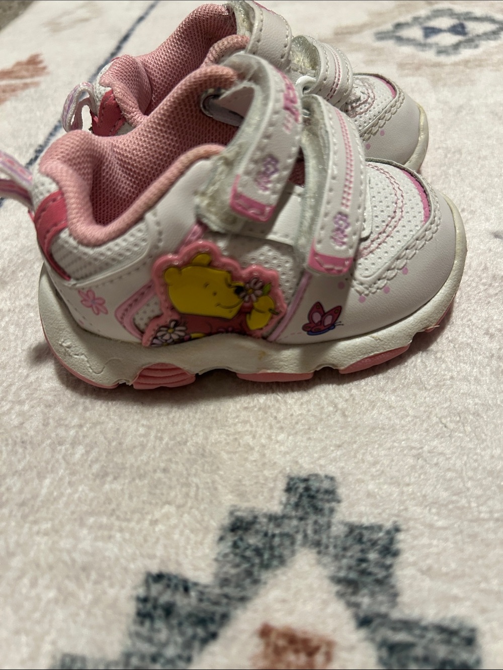 Vintage Winnie the Pooh Shoes - Picture 3 of 5